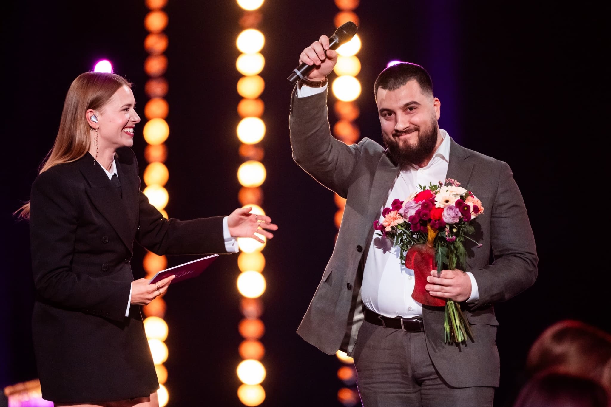 Zana Hakimzadeh tar emot årets eldsjäl priset